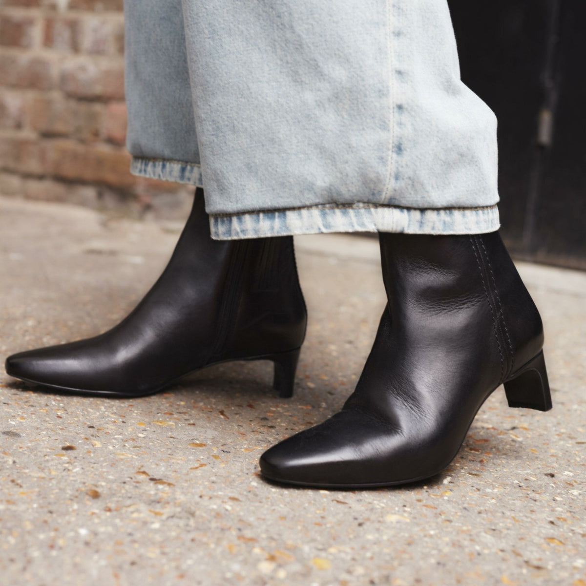 Clarks Smart Buy / Edina Up Black Leather