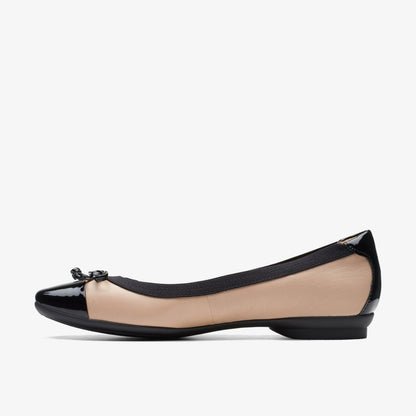 Clarks Featured / Candra Glow Praline Leather