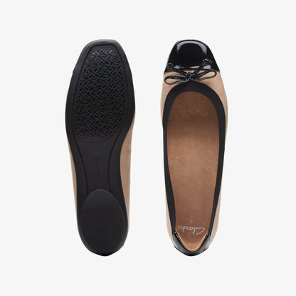 Clarks Featured / Candra Glow Praline Leather