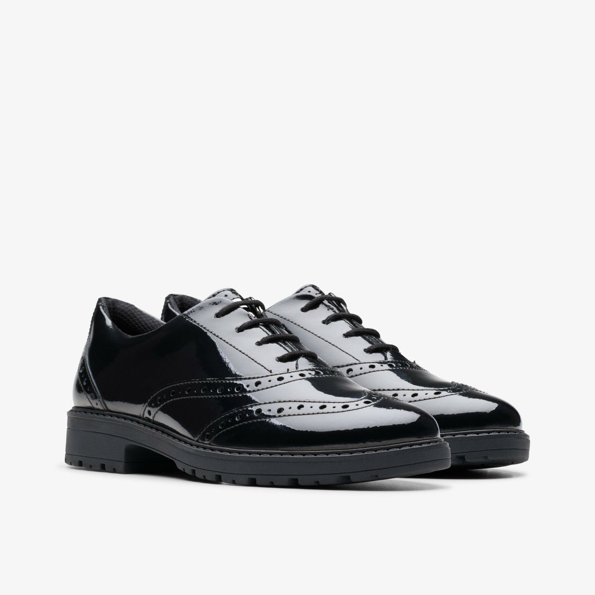 Clarks Sale / Loxham Brogue Youth Black Patent