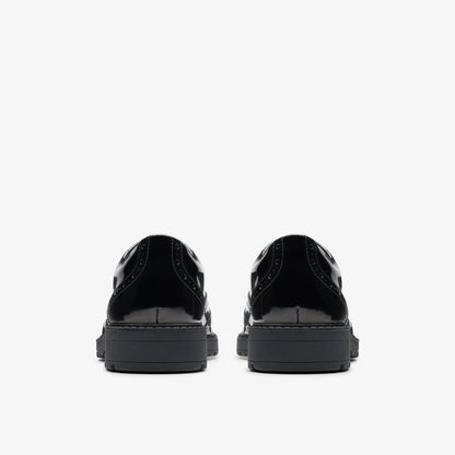 Clarks Sale / Loxham Brogue Youth Black Patent