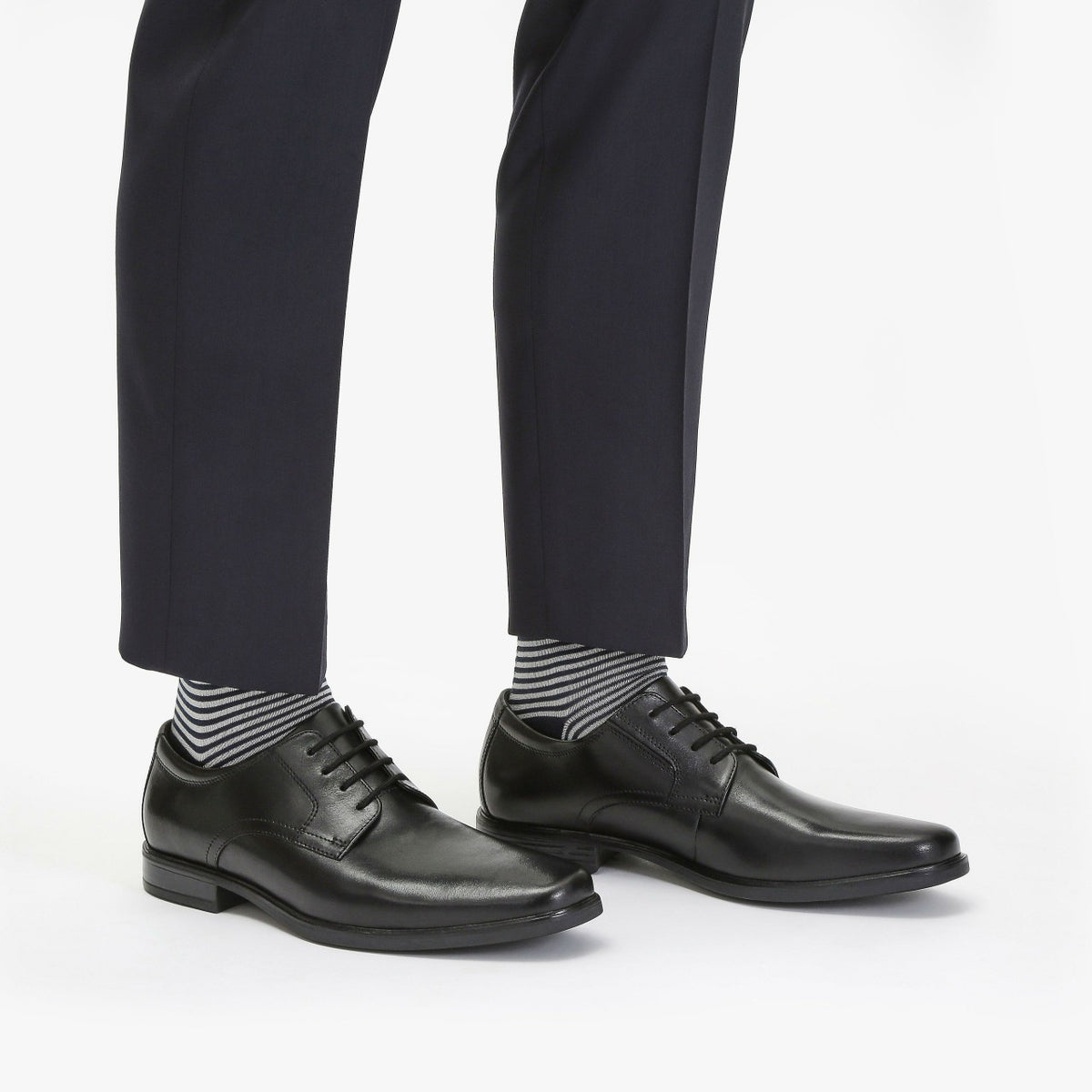 Clarks Sale / Howard Walk Black Leather