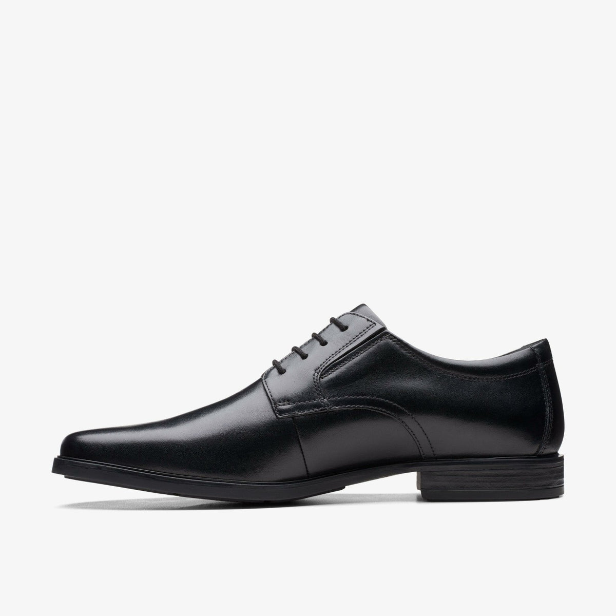 Clarks Sale / Howard Walk Black Leather
