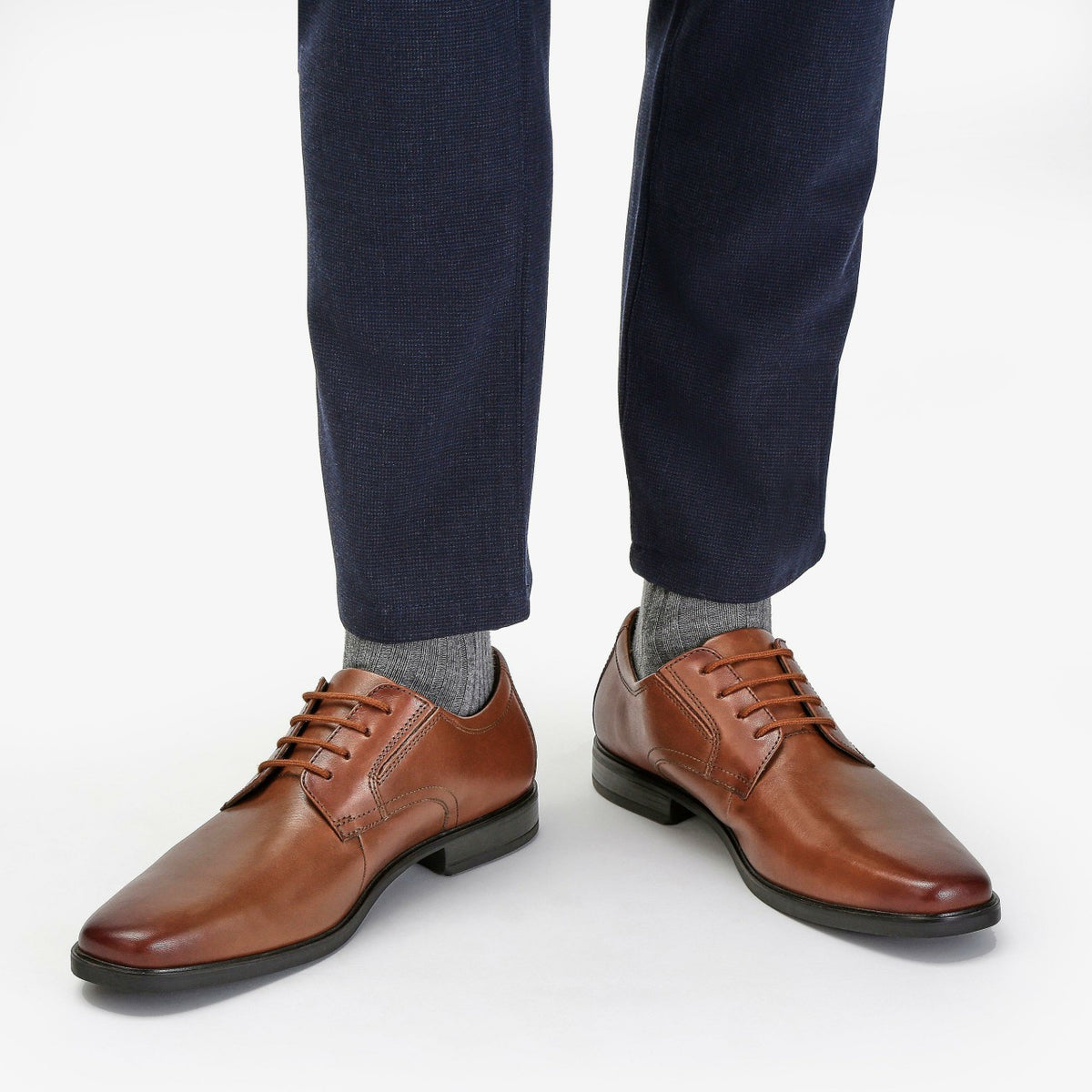 Clarks Latest / Howard Walk Dark Tan Leather