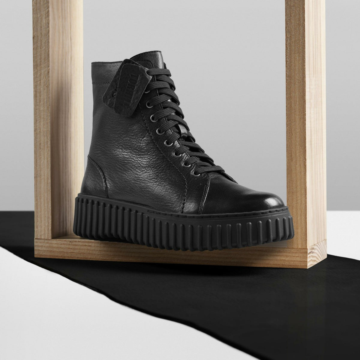 Clarks Signature / Torhill Rise Ankle Boot Black Leather