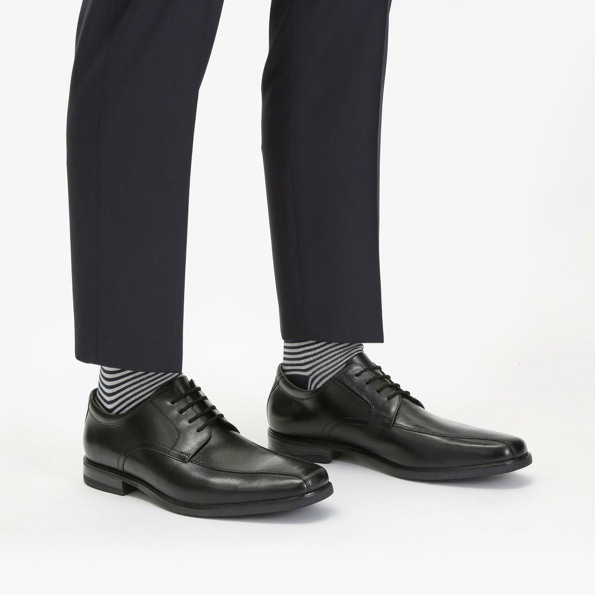 Clarks Exclusive / Howard Over Black Leather