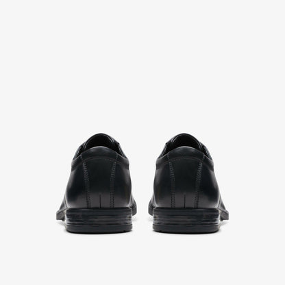 Clarks Exclusive / Howard Over Black Leather