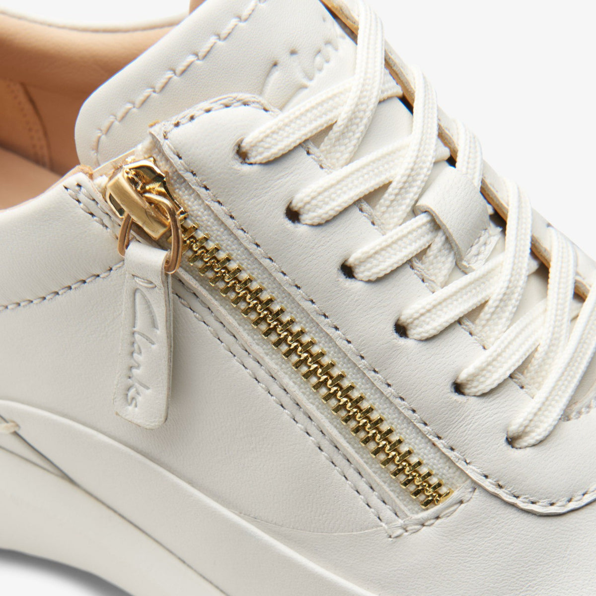 Clarks Best Seller / Tivoli Zip Off White Leather
