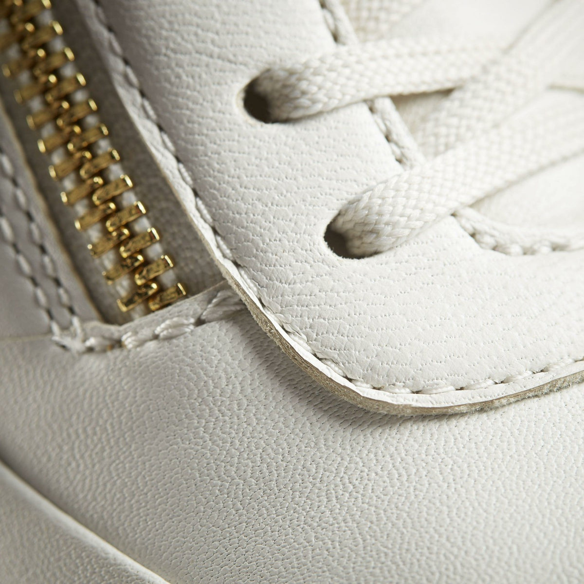 Clarks Best Seller / Tivoli Zip Off White Leather