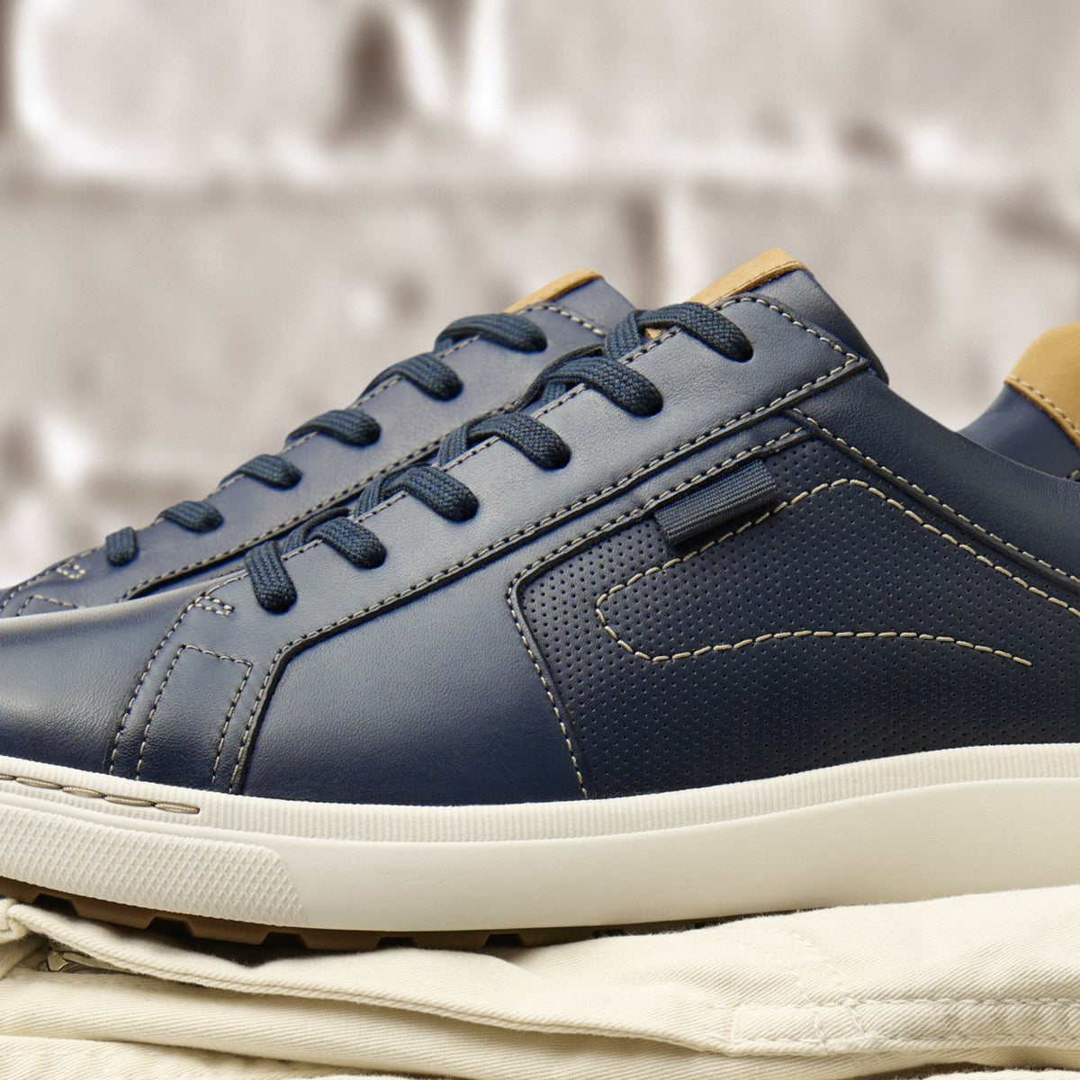 Clarks Featured / Mapstone Lace Navy Leather