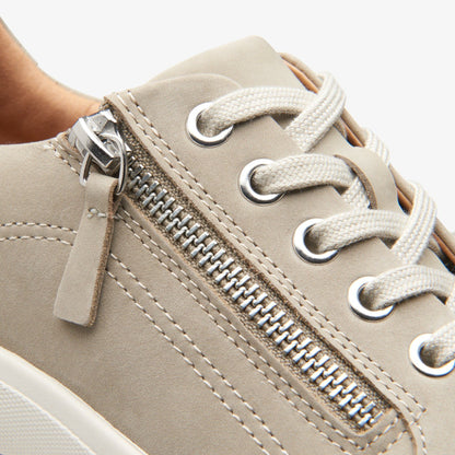Clarks Value / Nalle Lace Stone Nubuck