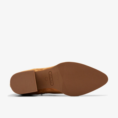 Clarks Sale / Elder Rae Tan Suede