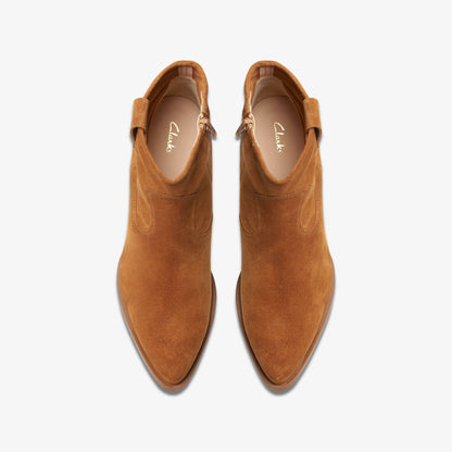 Clarks Sale / Elder Rae Tan Suede