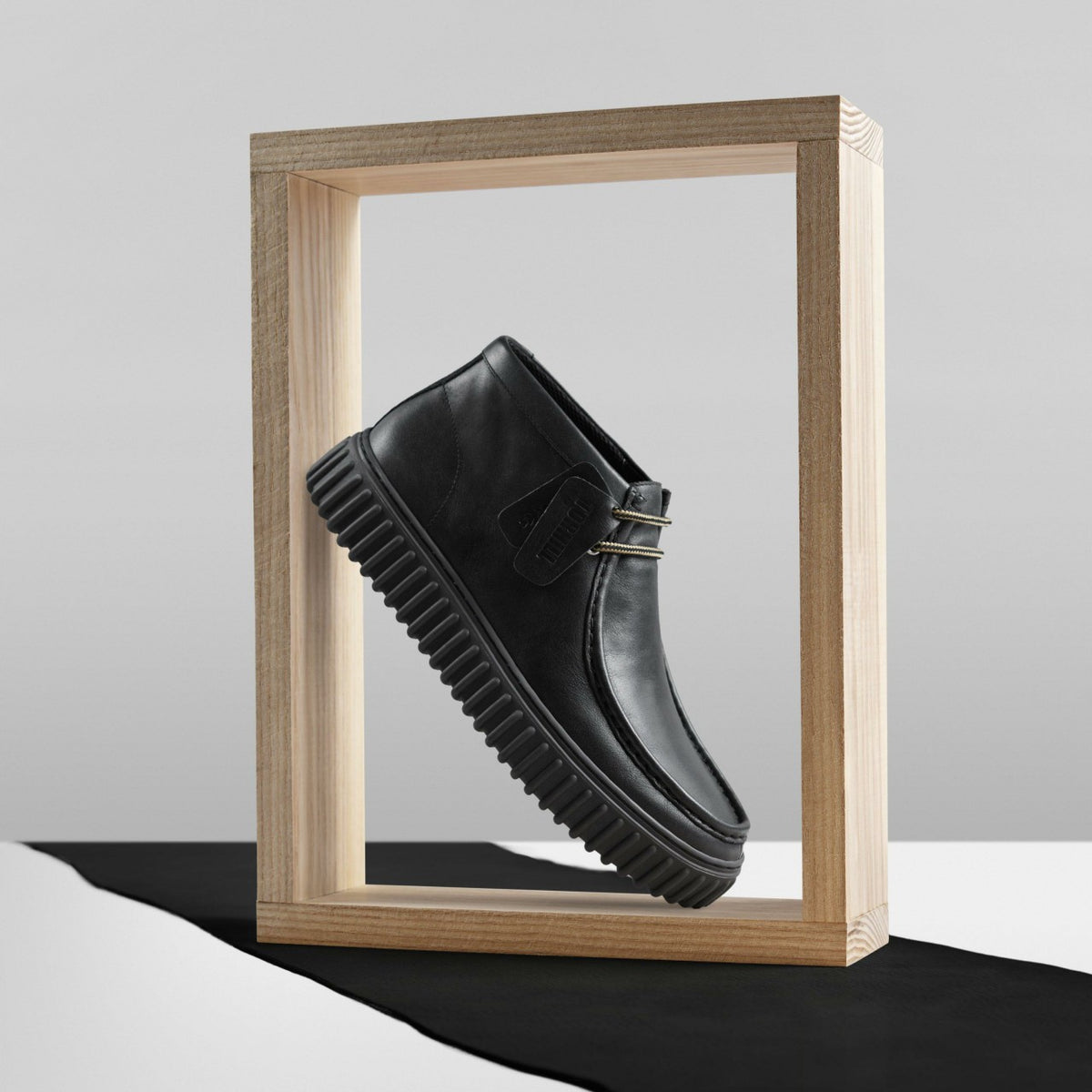 Clarks Trending / Torhill Hi Black Leather