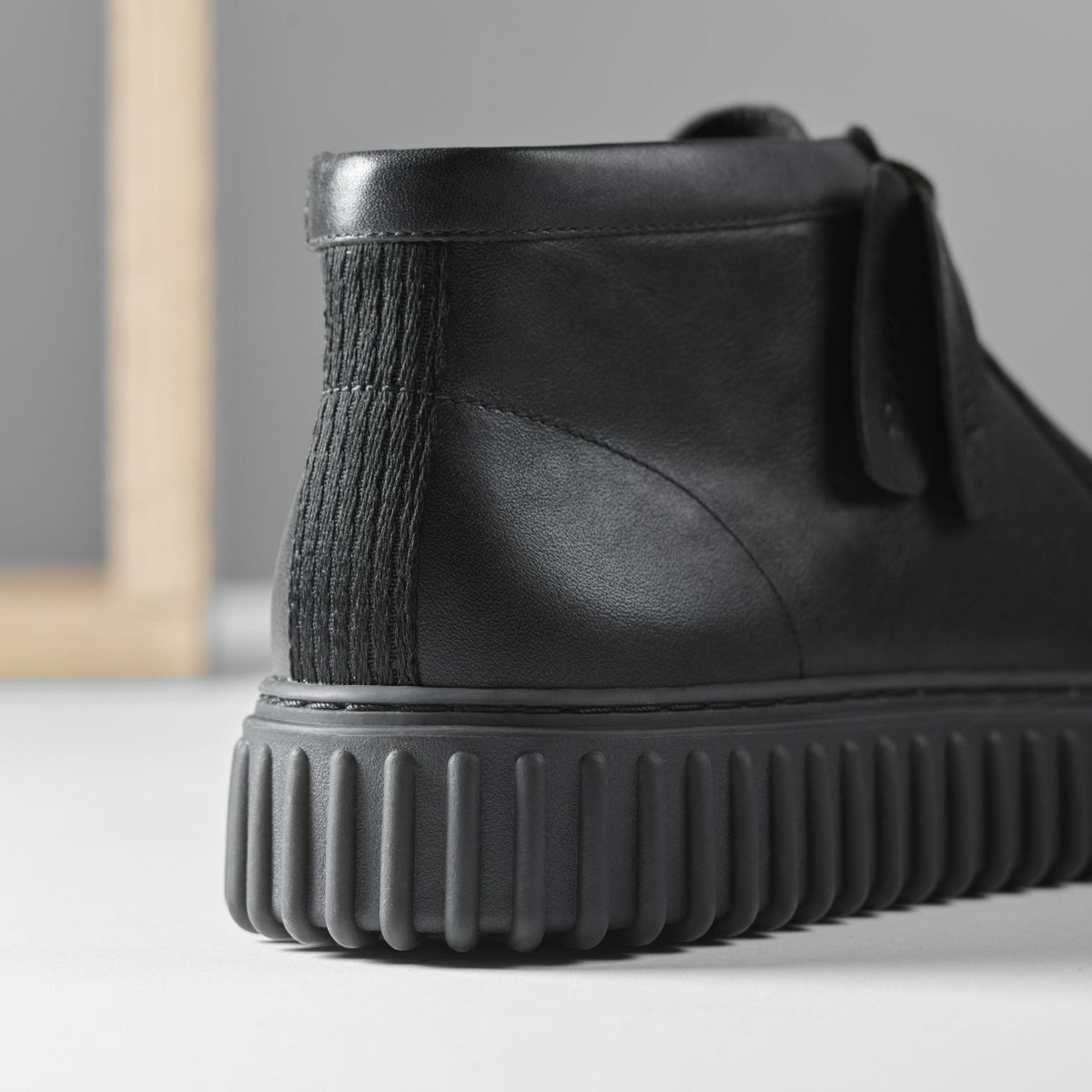 Clarks Trending / Torhill Hi Black Leather