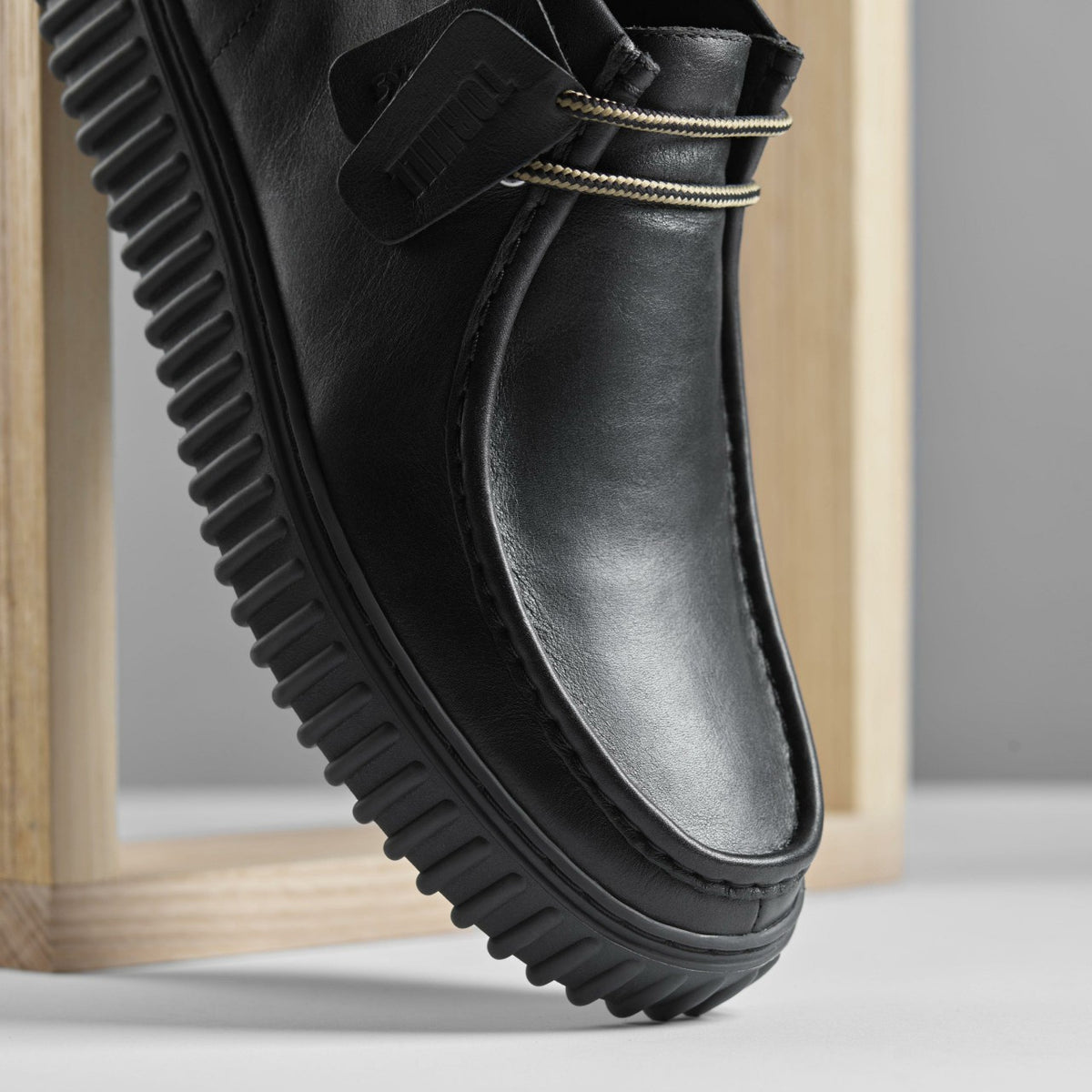 Clarks Trending / Torhill Hi Black Leather