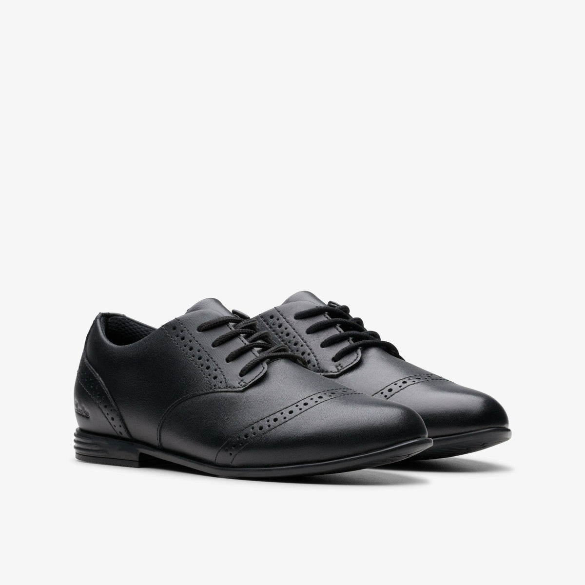 Clarks Recommended / Finja Brogue Older Black Leather