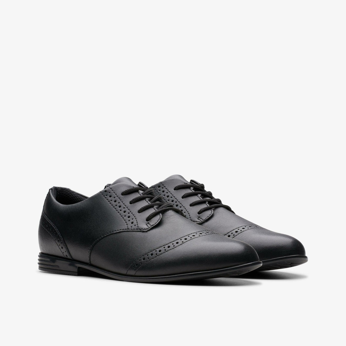 Clarks Everyday / Finja Brogue Youth Black Leather