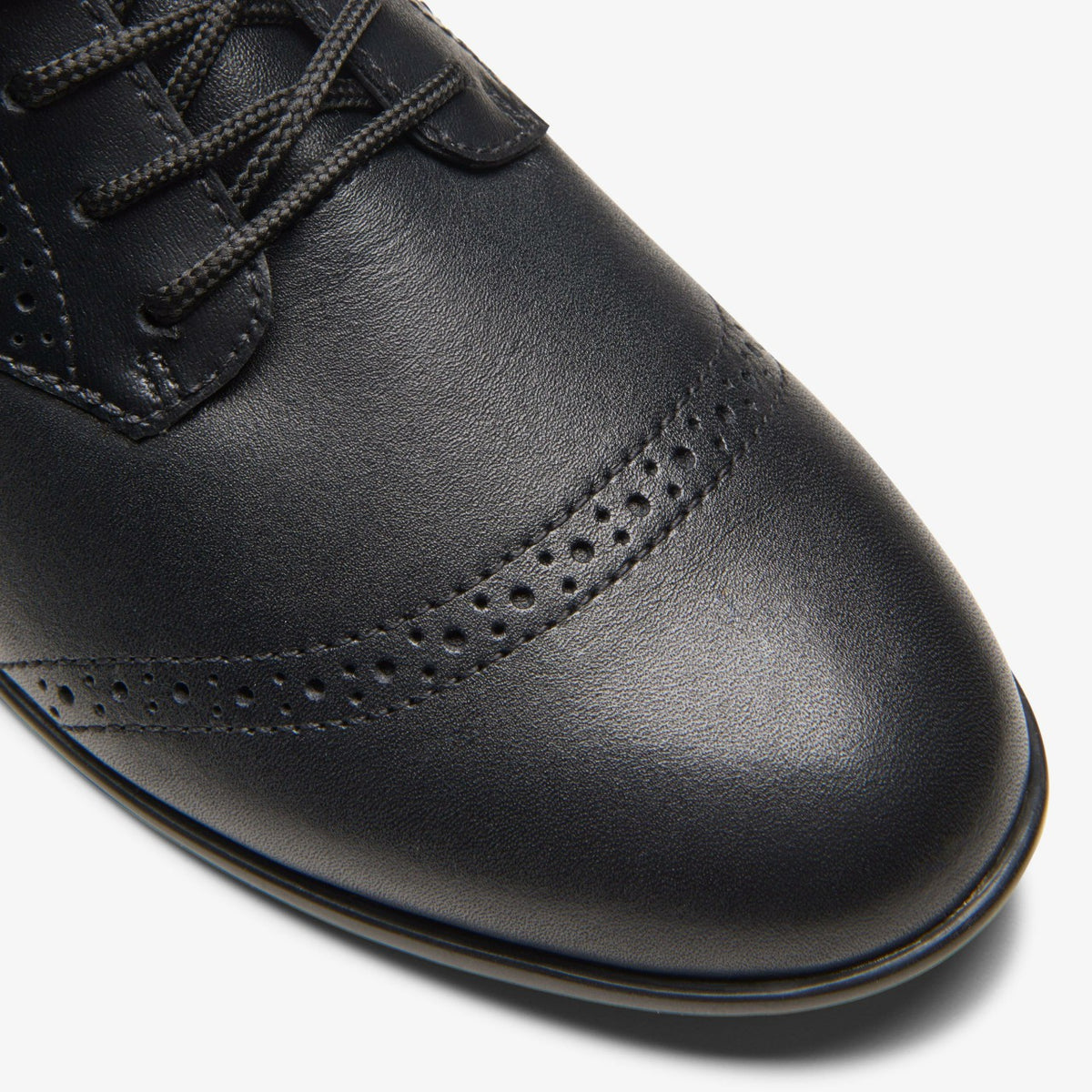 Clarks Everyday / Finja Brogue Youth Black Leather