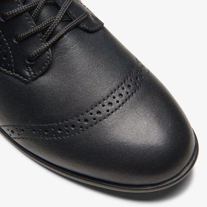 Clarks Everyday / Finja Brogue Youth Black Leather