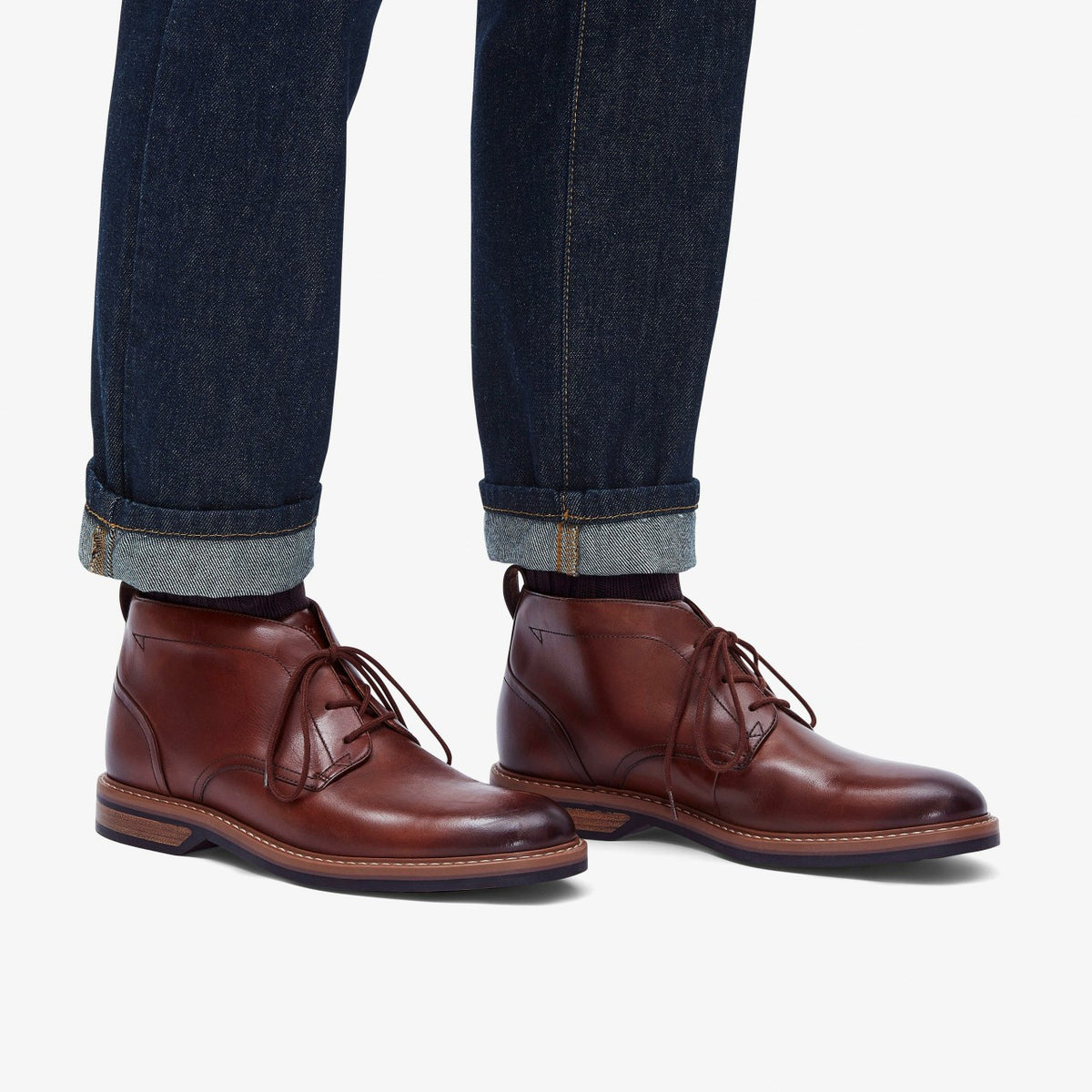 Clarks Hot Sale / Aldwin Chukka Mid Tan Leather