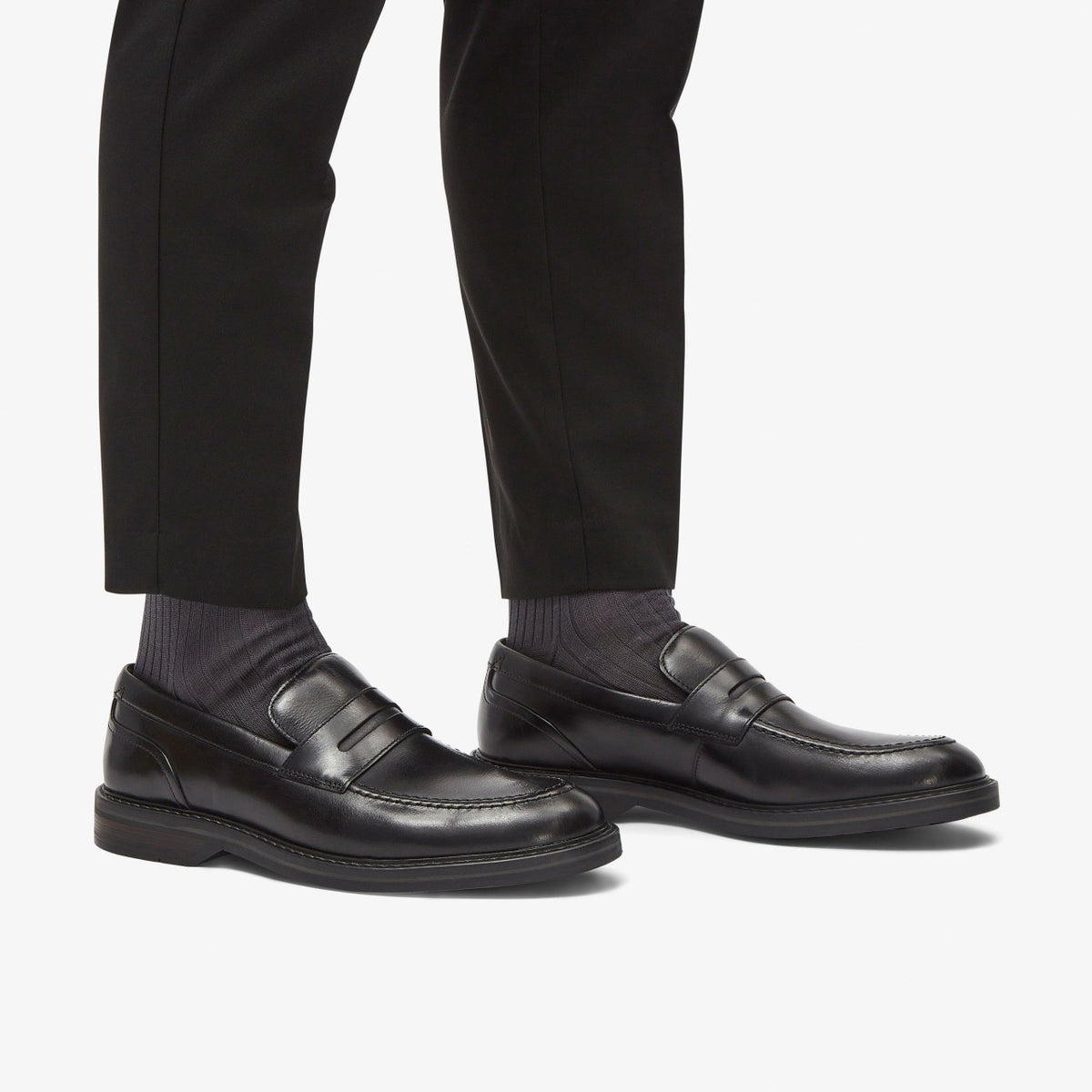 Clarks Trusted / Aldwin Step Loafer Black Leather