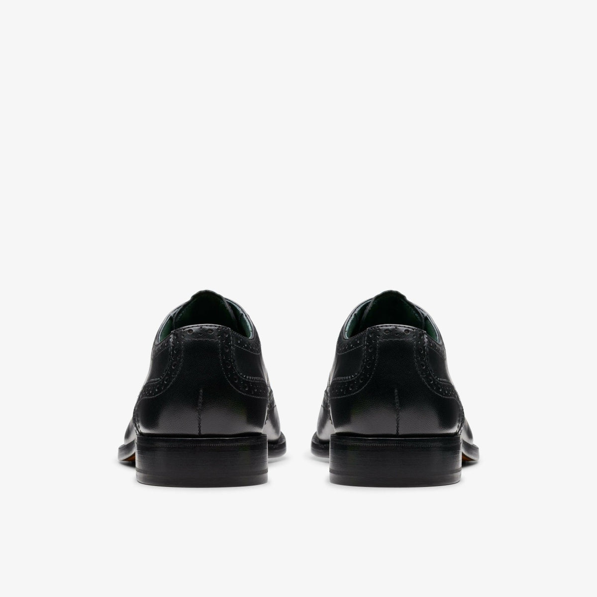 Clarks Sale / Craft James Tip Brogue Black Leather
