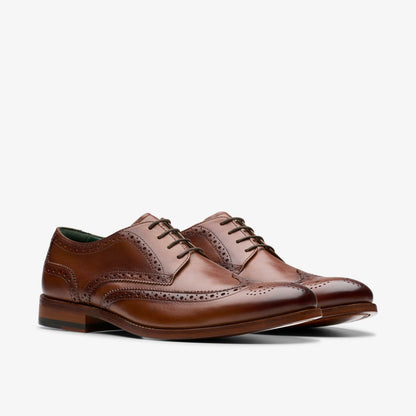 Clarks Special Offer / Craft James Tip Brogue Mid Tan Leather