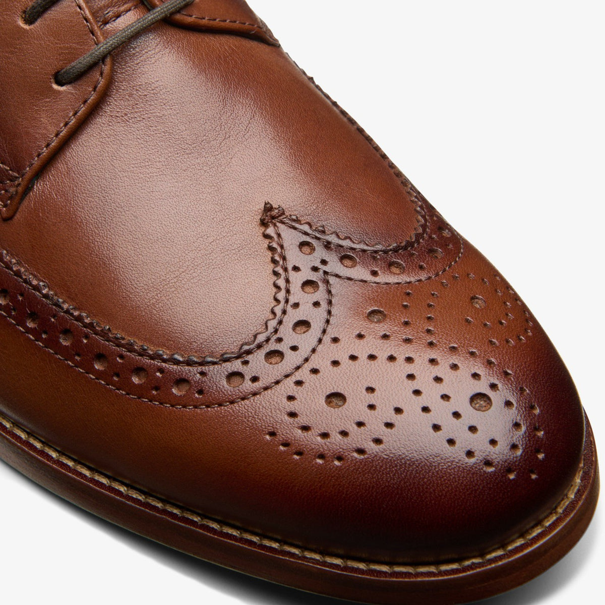 Clarks Special Offer / Craft James Tip Brogue Mid Tan Leather