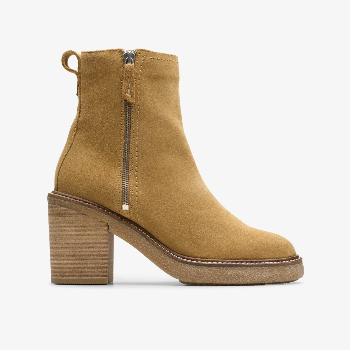 Clarks Trending / Cassiano Zip Ankle Boot Light Tan Suede