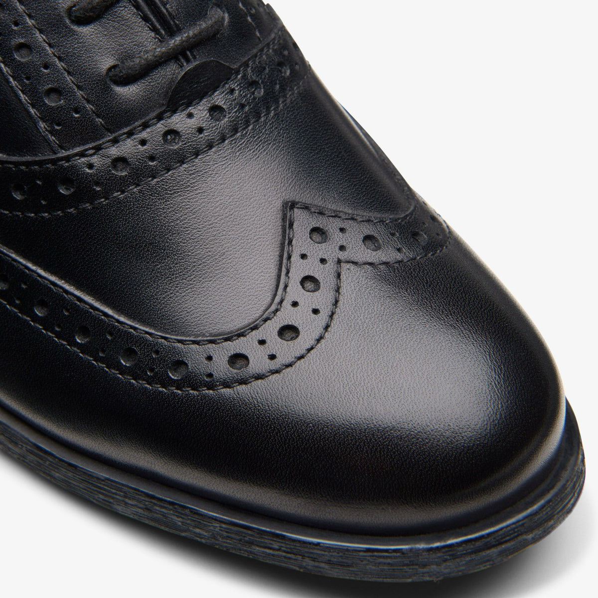 Clarks Classic / Havisham Oak Black Leather