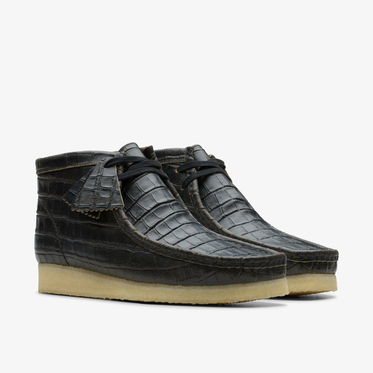 Clarks Sale / Wallabee Boot Black Crocodile Distress