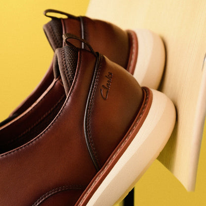 Clarks Featured / Brantin Plain Dark Tan Leather