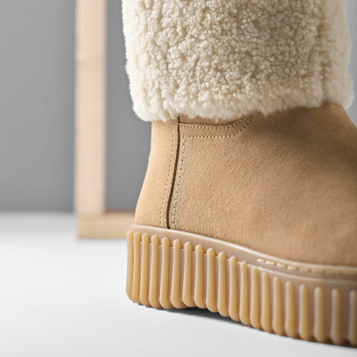 Clarks Discount / Torhill Turn Light Tan Warmlined