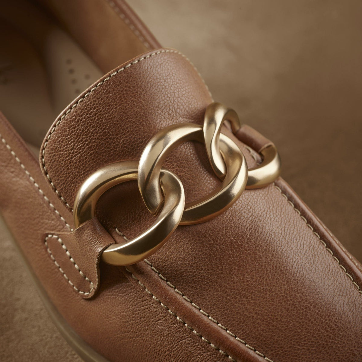 Clarks Trusted / Sarafyna Iris Loafer Tan Leather