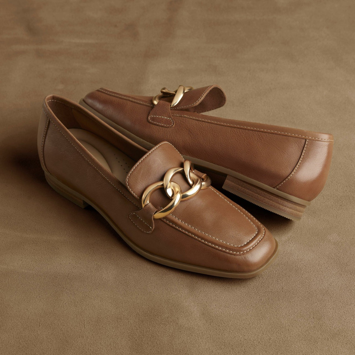 Clarks Trusted / Sarafyna Iris Loafer Tan Leather