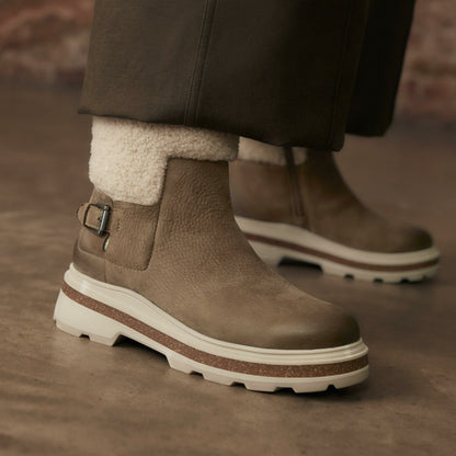 Clarks Popular / Hencroft Madi Waterproof Dark Sand Warmlined