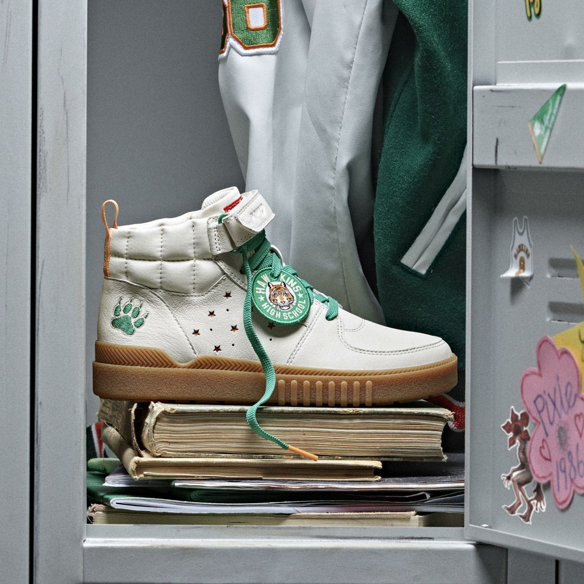 Clarks New / Stranger Things Somerset Hi Older Off White