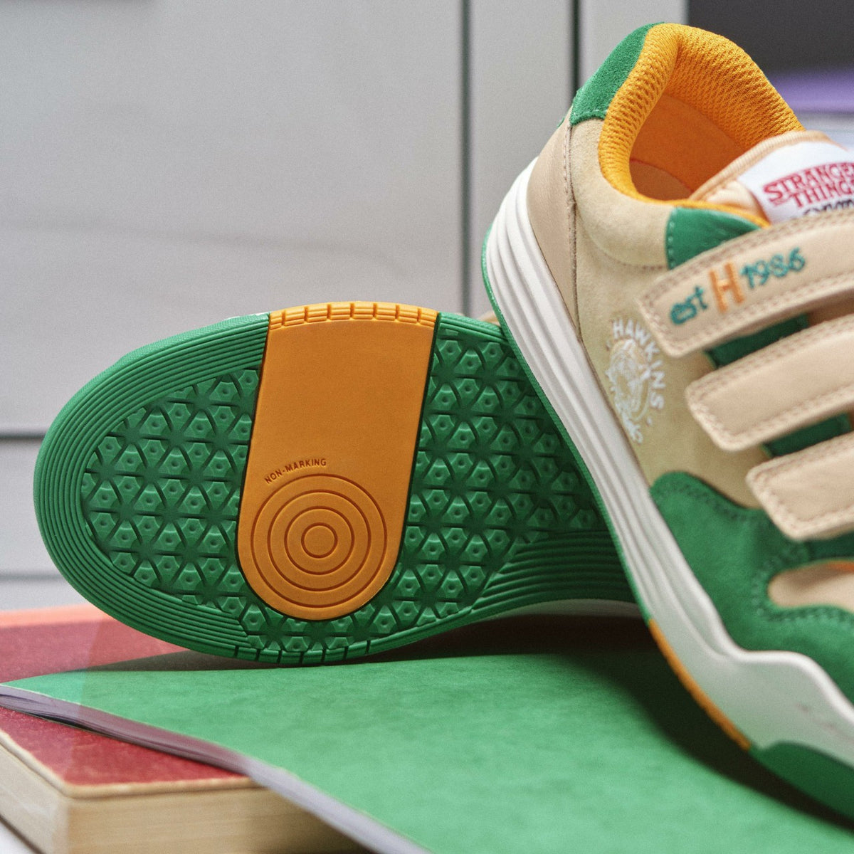 Clarks Trending / Stranger Things Urban Ace Older Off White Combination