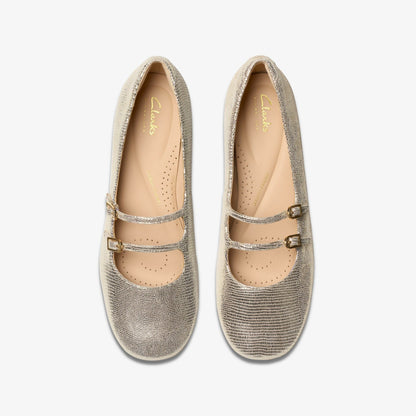 Clarks Hot Sale / Daiss 30 Shine Champagne Interest