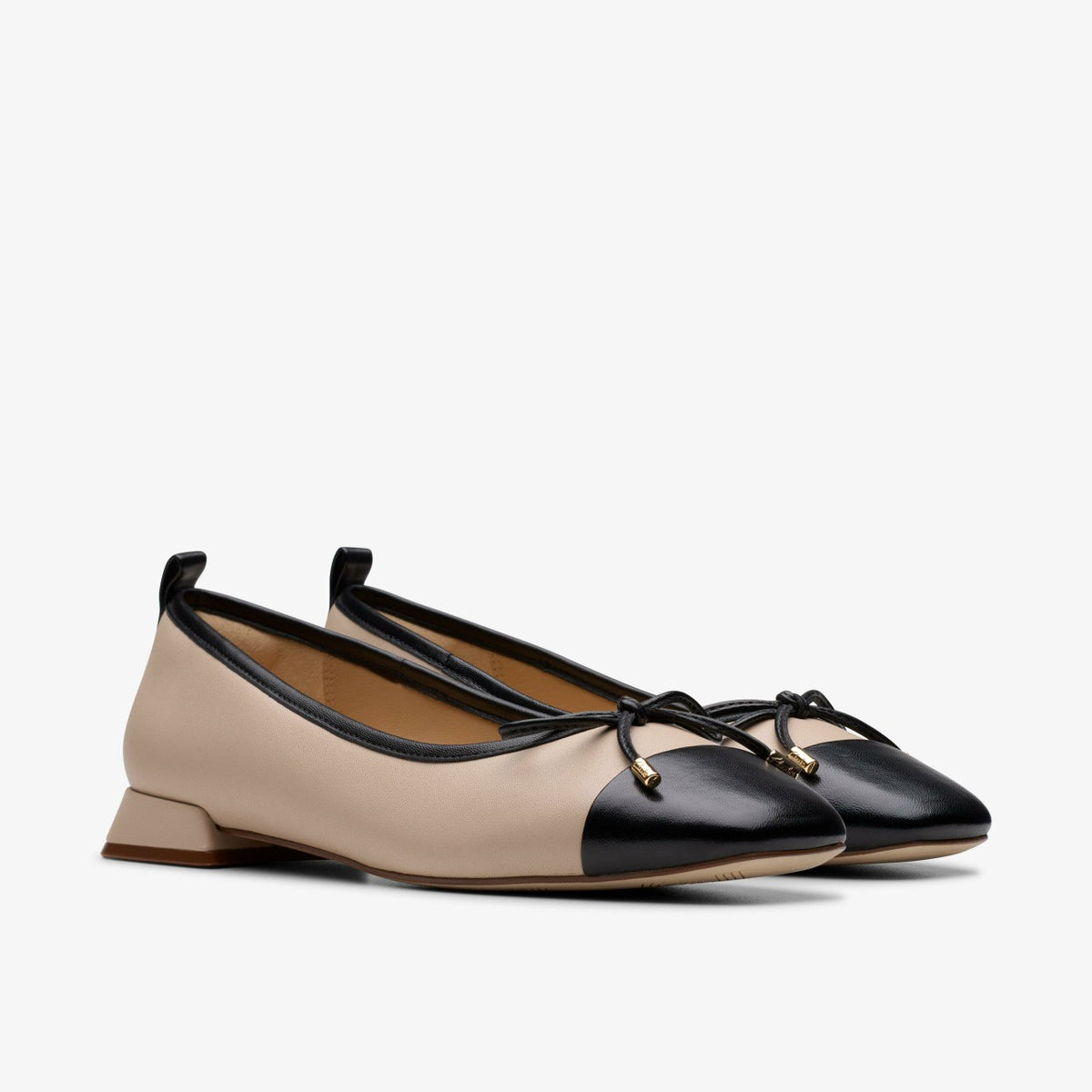 Clarks New / Ubree 15 Poppy Sand Combination