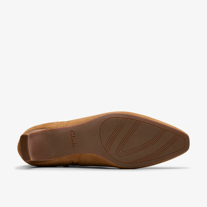 Clarks Featured / Edina Up Tan Suede