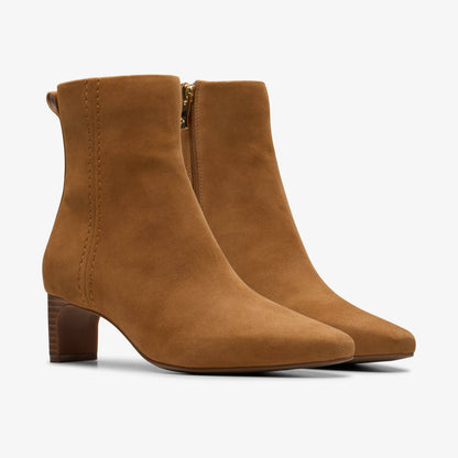 Clarks Featured / Edina Up Tan Suede