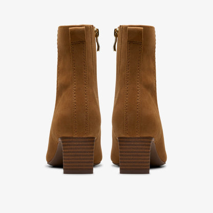 Clarks Featured / Edina Up Tan Suede