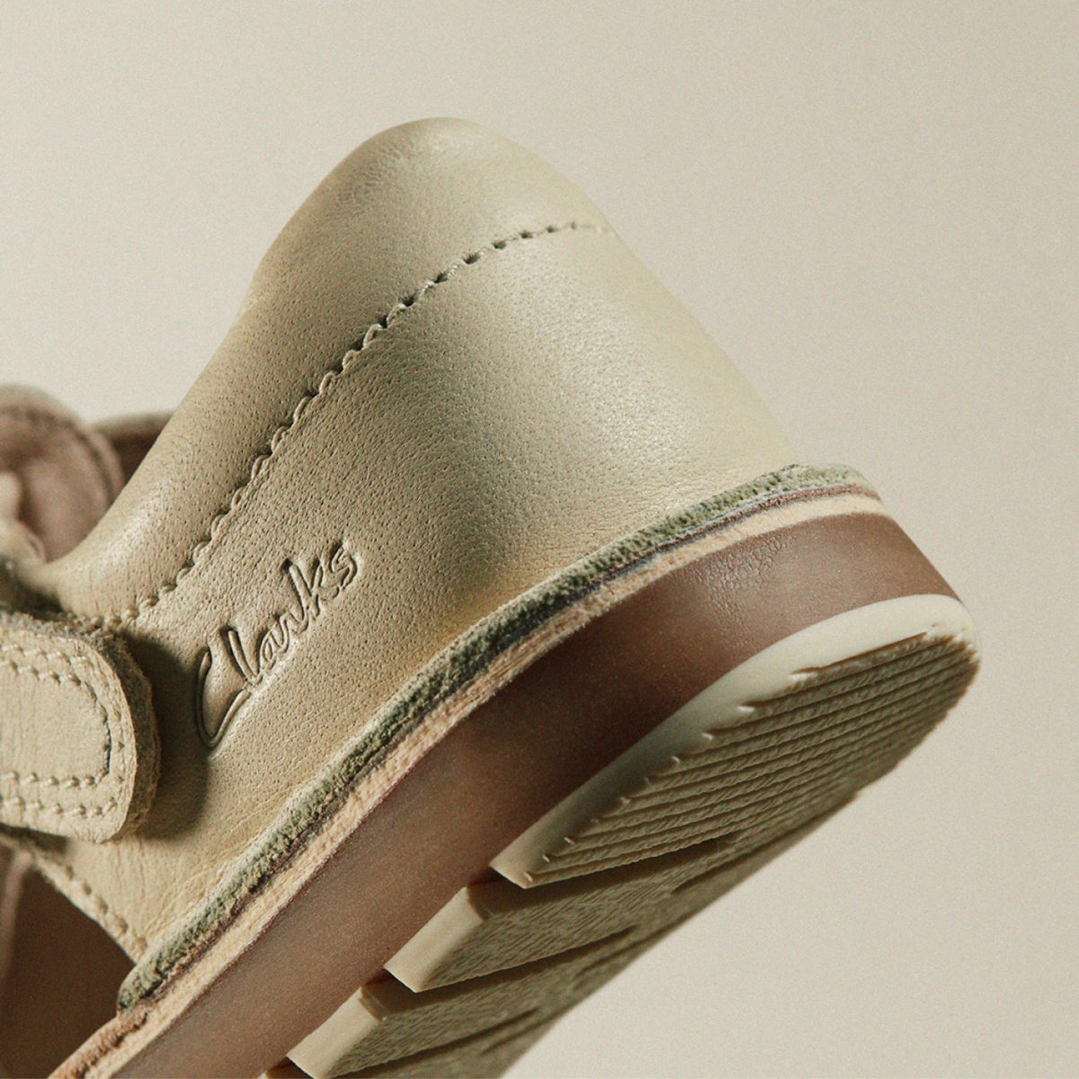 Clarks Recommended / Playsun RF Toddler Off White Leather
