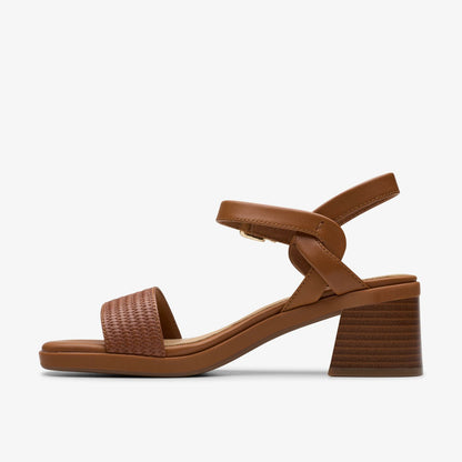 Clarks Essential / Jaylan Ray Tan Interest