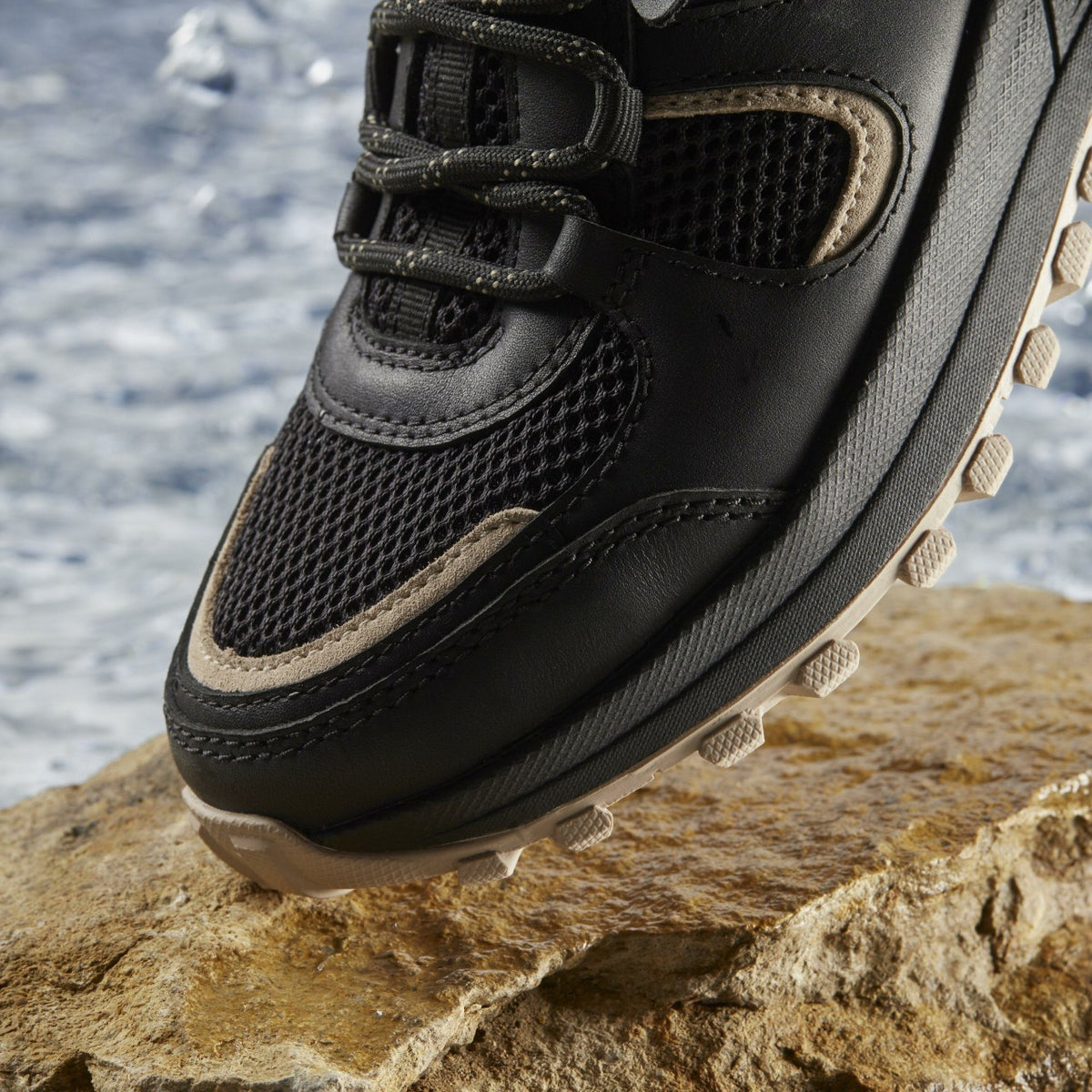 Clarks Trending / ATL Trek Vibe Waterproof Black Waterproof