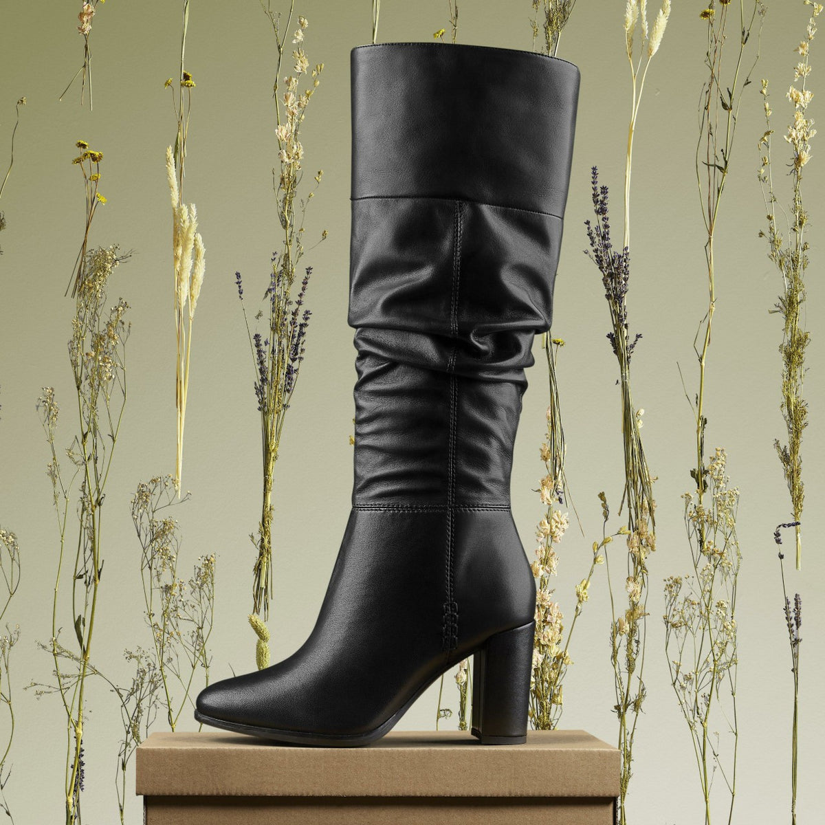 Clarks Deals / Freva 85 Slouch Black Leather
