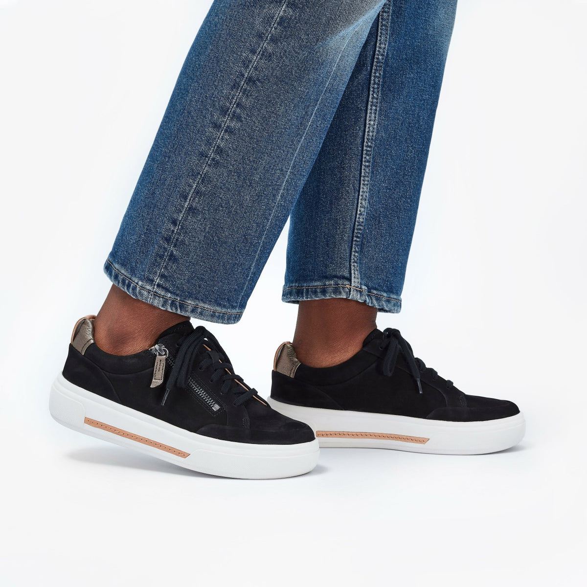 Clarks Great Value / Hollyhock Zip Black Nubuck