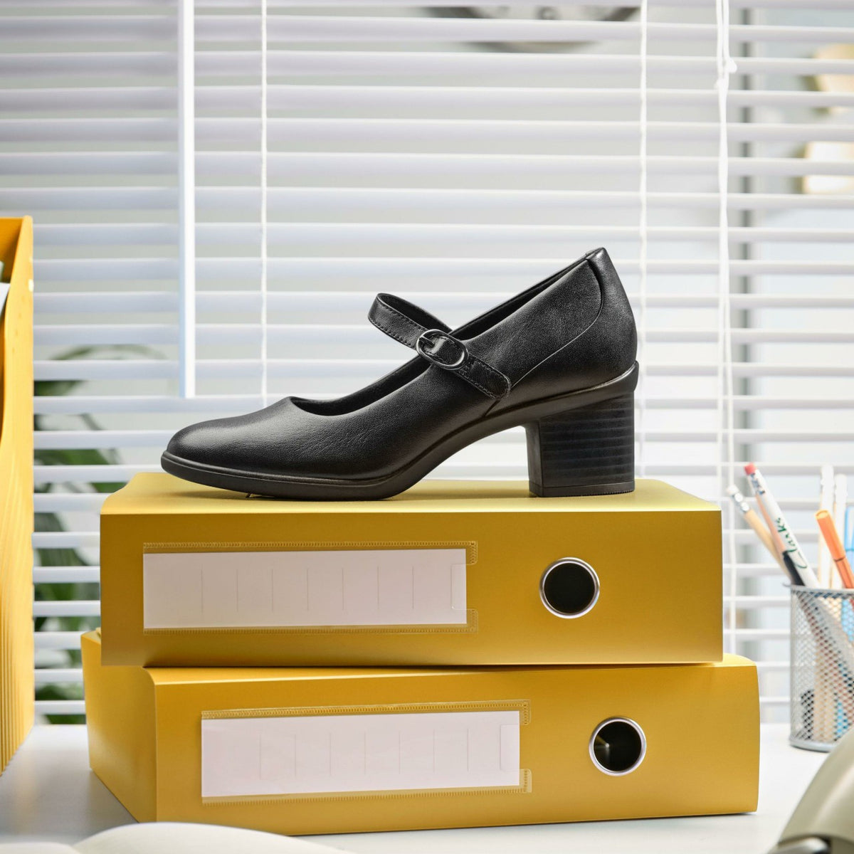 Clarks Smart Buy / Shaya Jane Black Leather